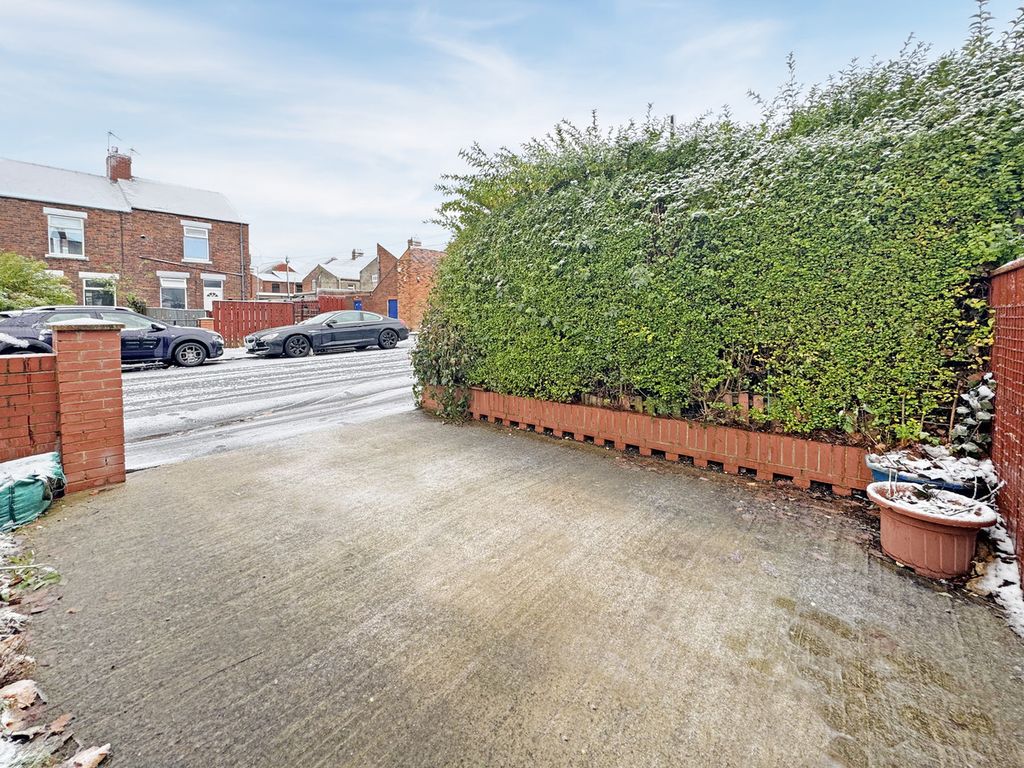 Property photo 3 of 27