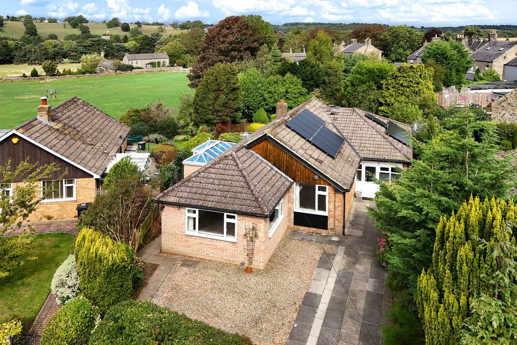 Property photo 1 of 33