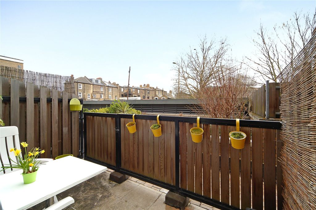 Property photo 2 of 10 Picture No. 14