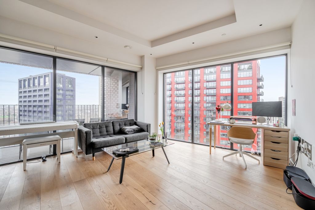 Property photo 1 of 10 1415704-8-6996178...