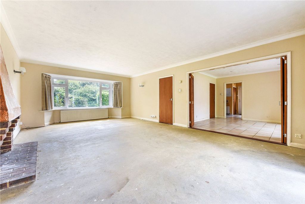 Property photo 2 of 25 Sitting Room