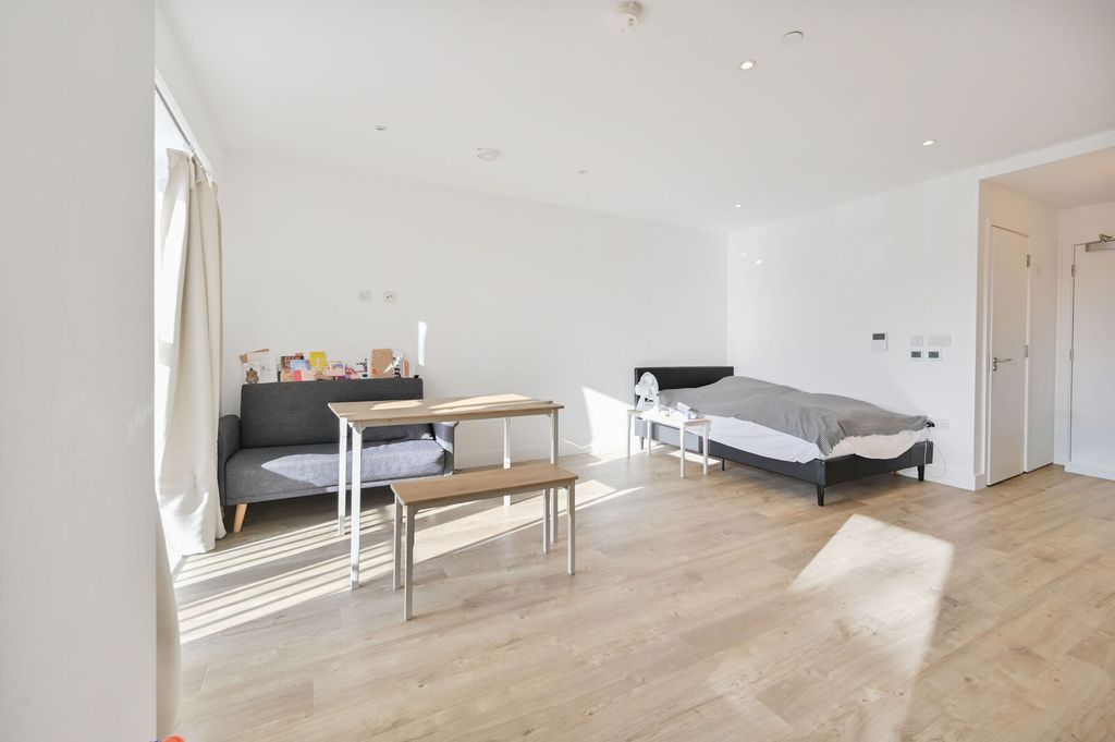 Property photo 2 of 7