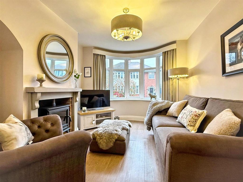 Property photo 2 of 28 Lounge Area