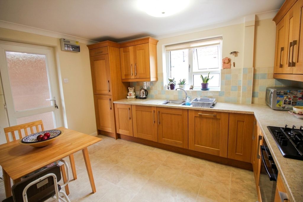 Property photo 3 of 23