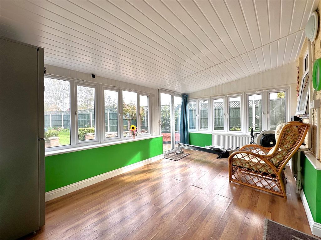 Property photo 2 of 17 Large Multi-Purpose Conservatory 929