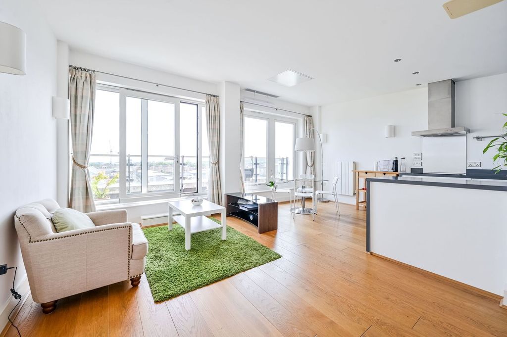Property photo 1 of 19