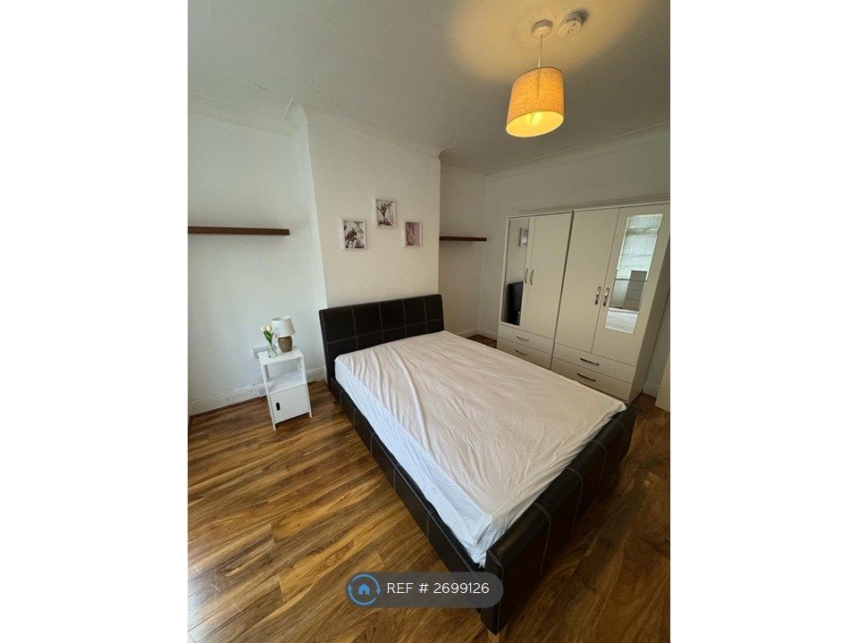 Property photo 1 of 3