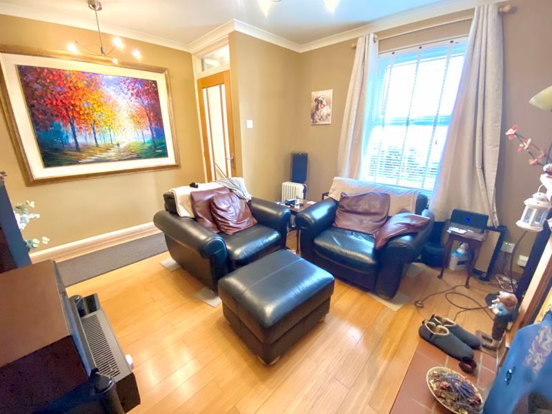 Property photo 3 of 22 Lounge