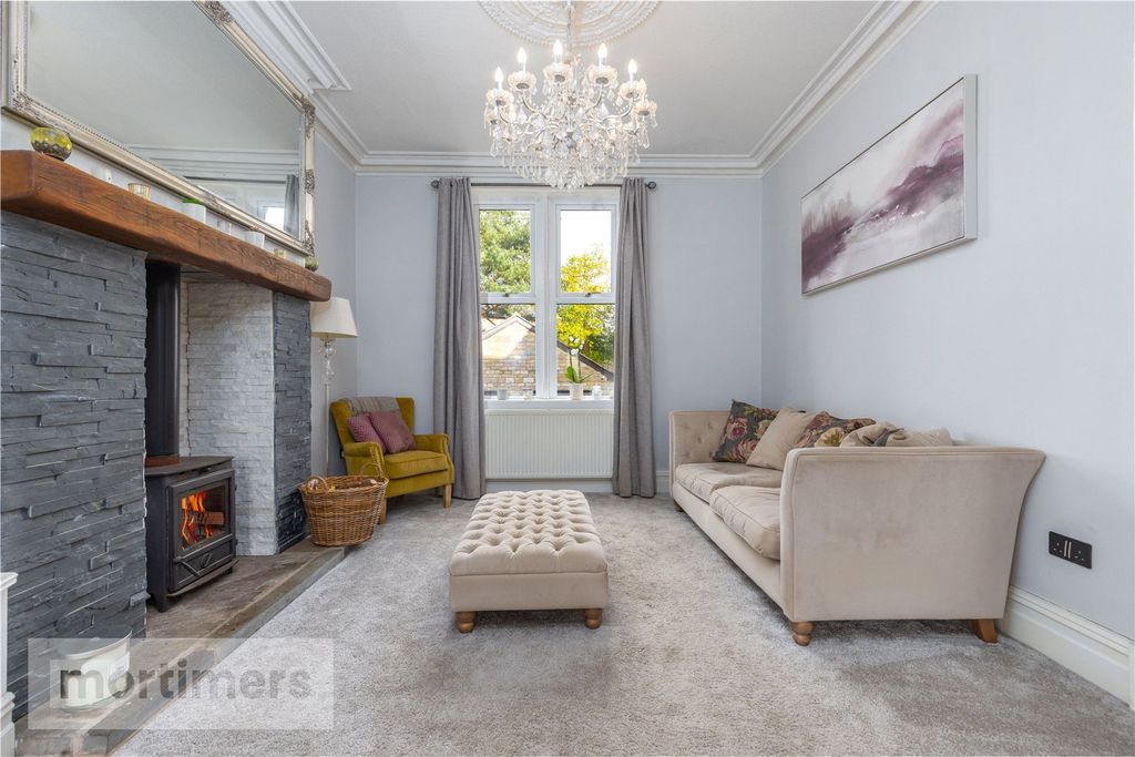 Property photo 2 of 30 Living Room