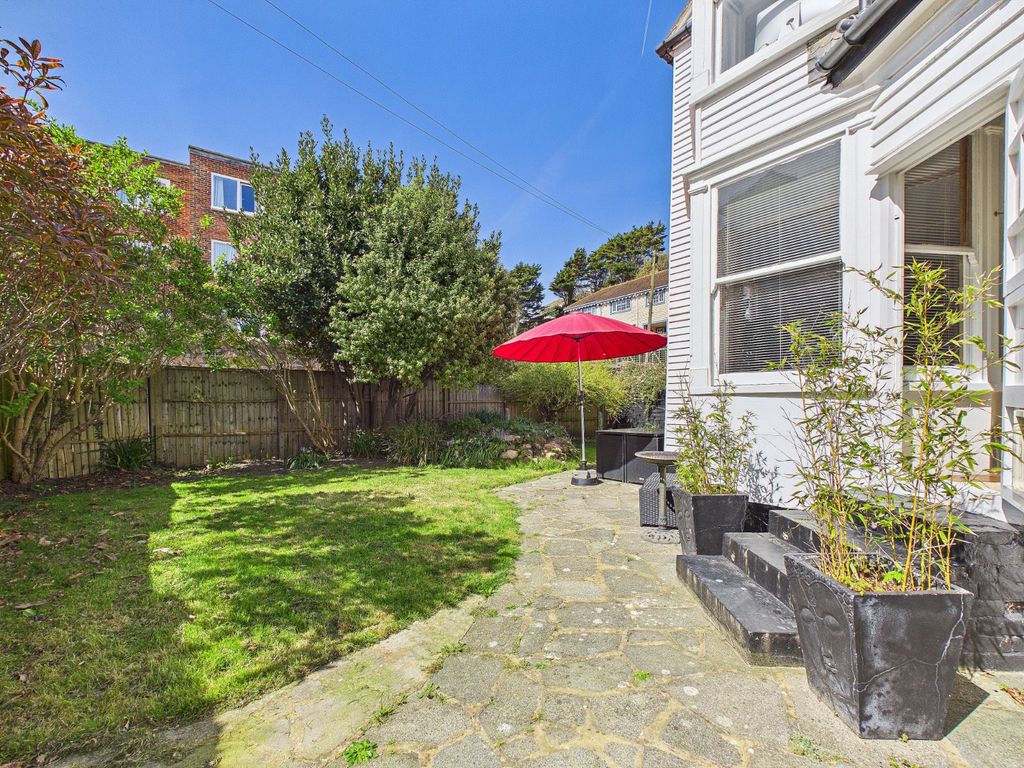 Property photo 2 of 29 Private Garden