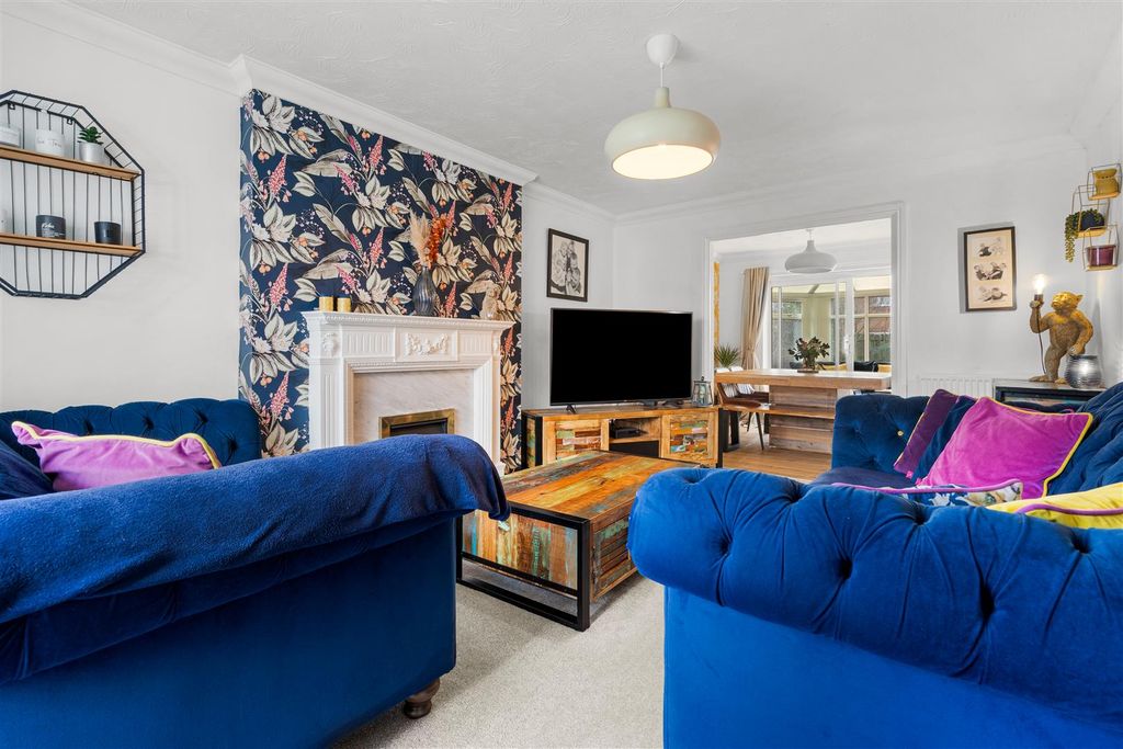 Property photo 3 of 22