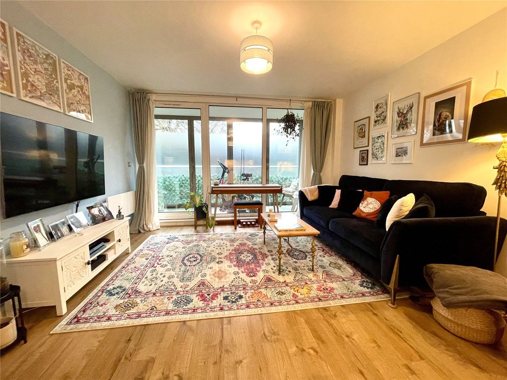 Property photo 2 of 12 Picture No. 23