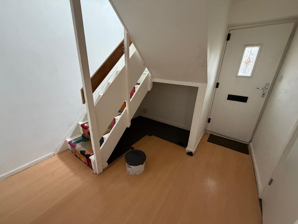 Property photo 3 of 16 Gallery