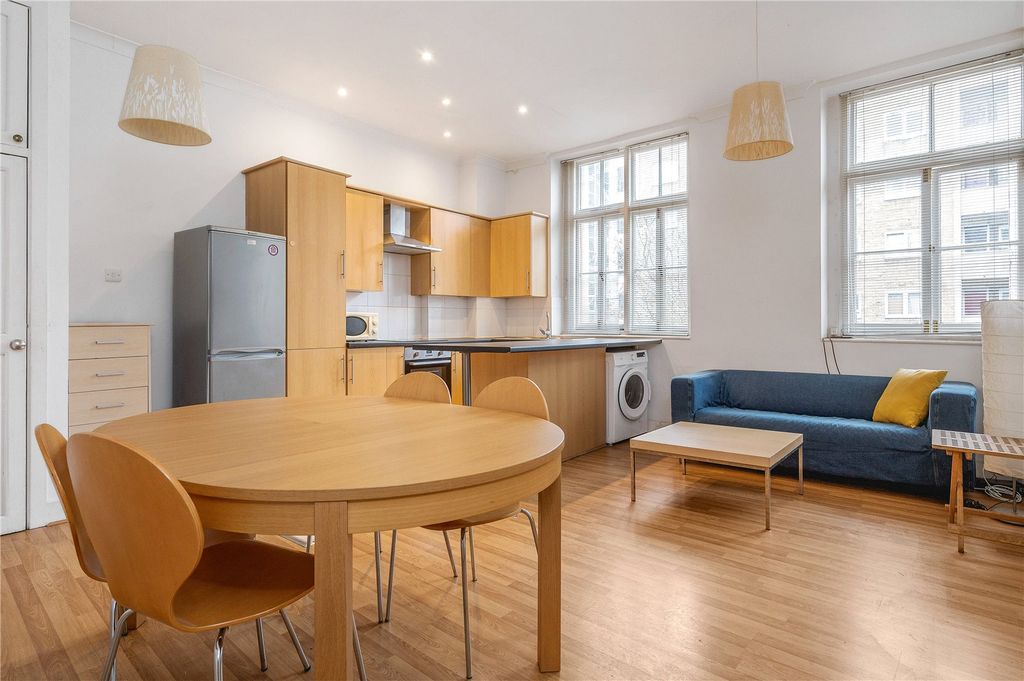 Property photo 1 of 11 Reception/ Kitchen