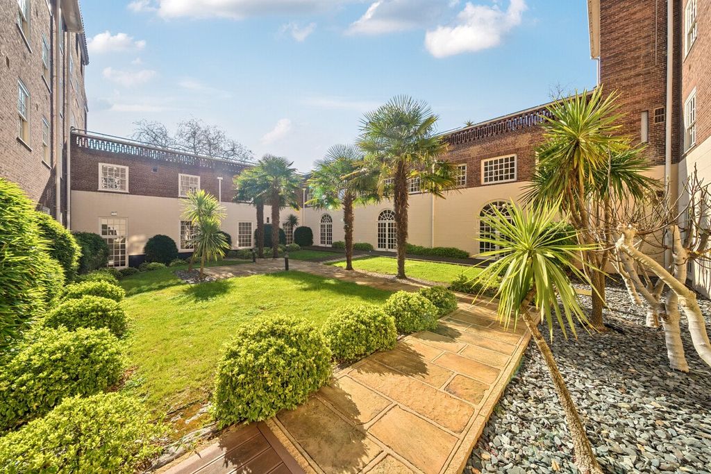 Property photo 3 of 8 Picture No. 32