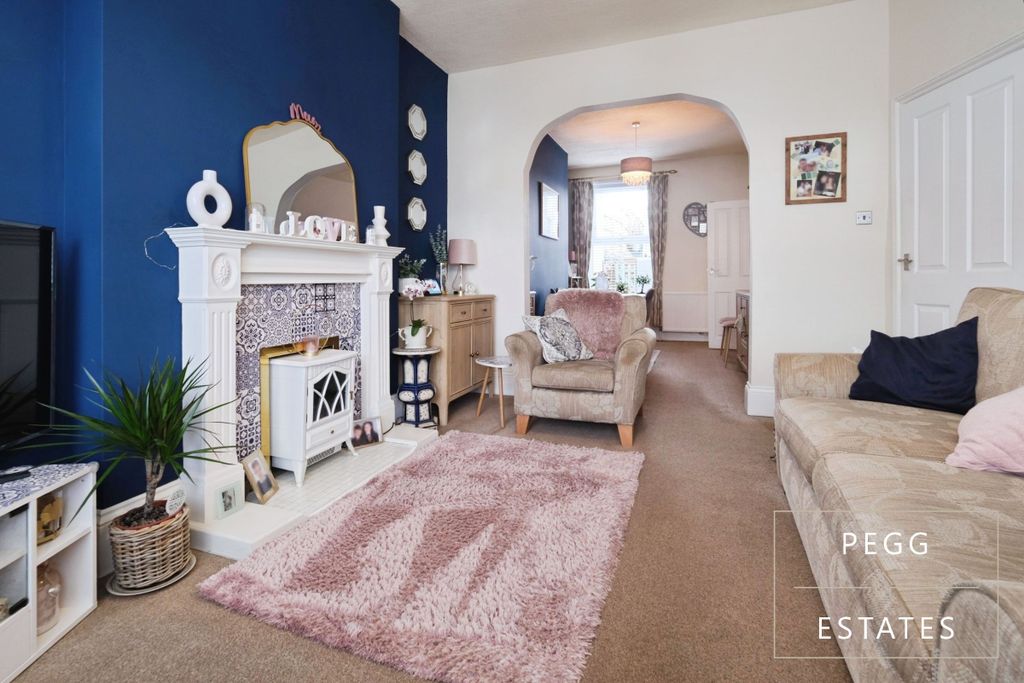 Property photo 2 of 24