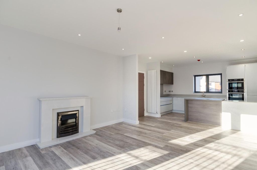 Property photo 2 of 11 Picture 2