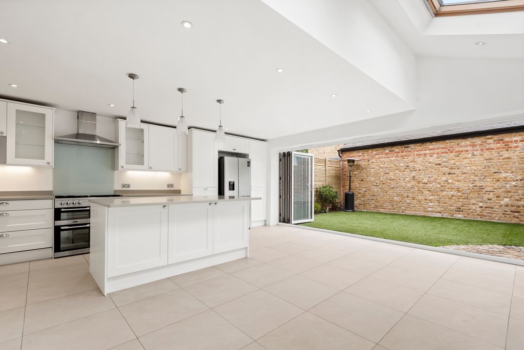 Property photo 2 of 17 Picture No. 09