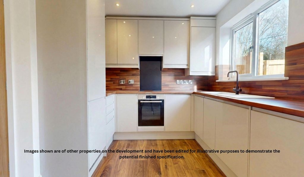 Property photo 2 of 8 4555351