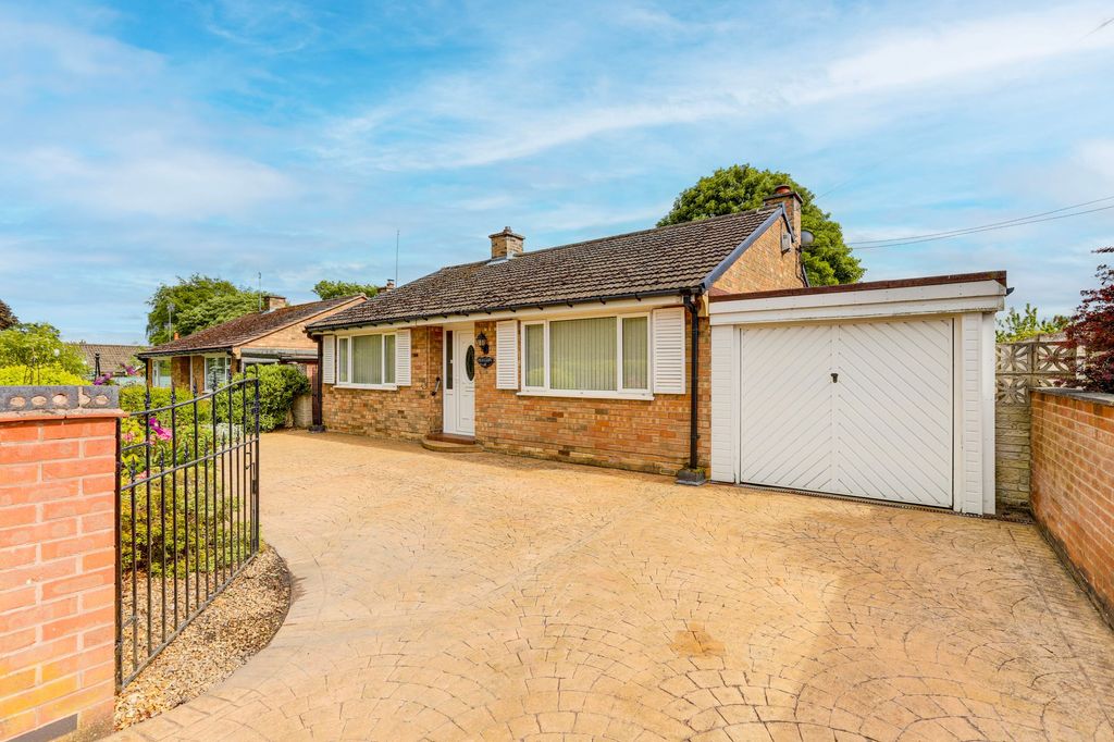 Property photo 1 of 20