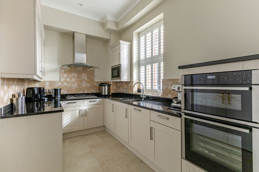 Property photo 3 of 20