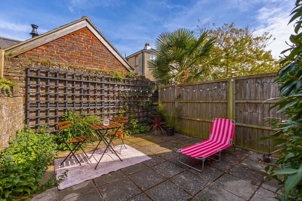 Property photo 3 of 16 Winchester Rd_13