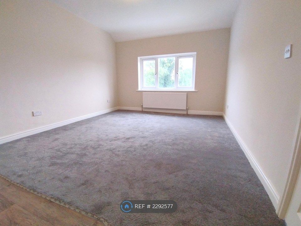 Property photo 3 of 8 Lounge