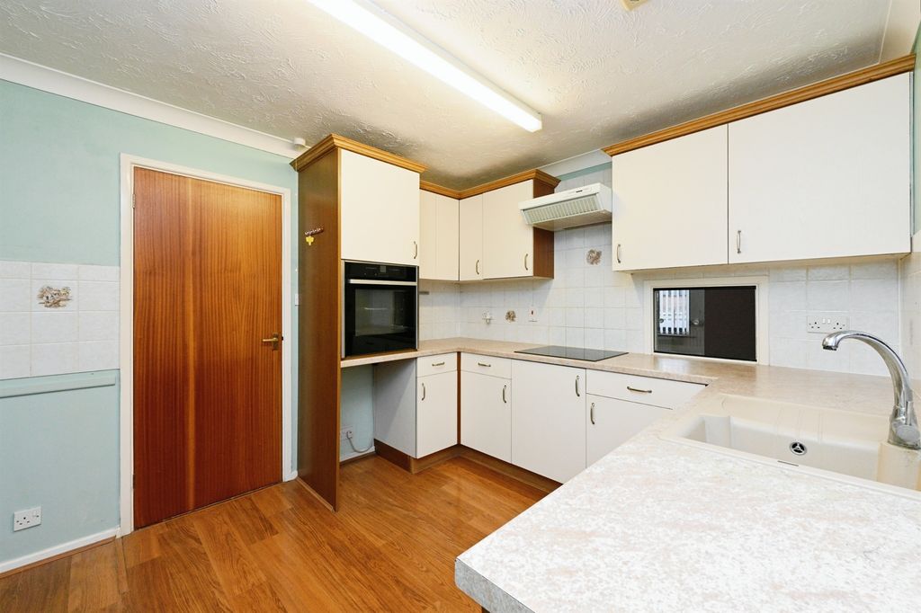 Property photo 3 of 17