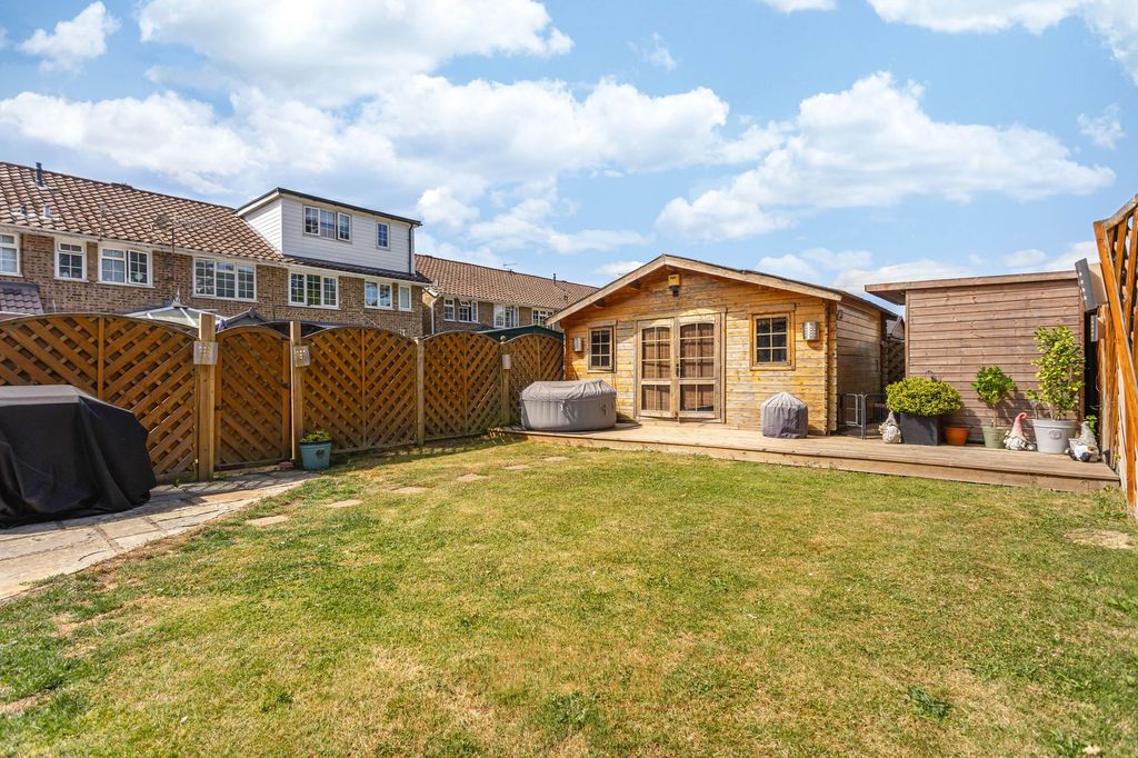 Property photo 2 of 24