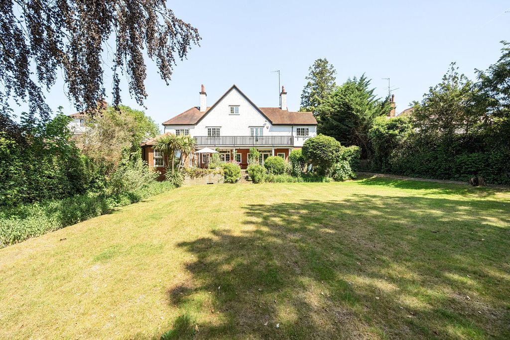 Property photo 2 of 18