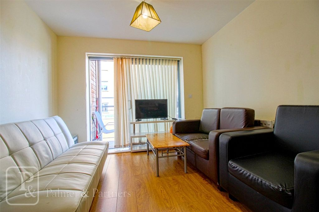 Property photo 2 of 7 Open Plan Living