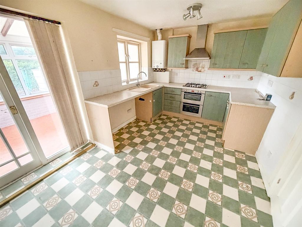 Property photo 2 of 16 Kitchen/ Dining Room