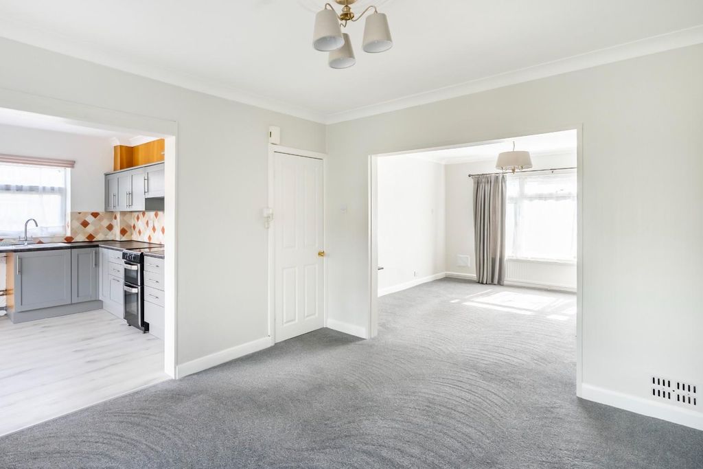 Property photo 3 of 19 Dining Room
