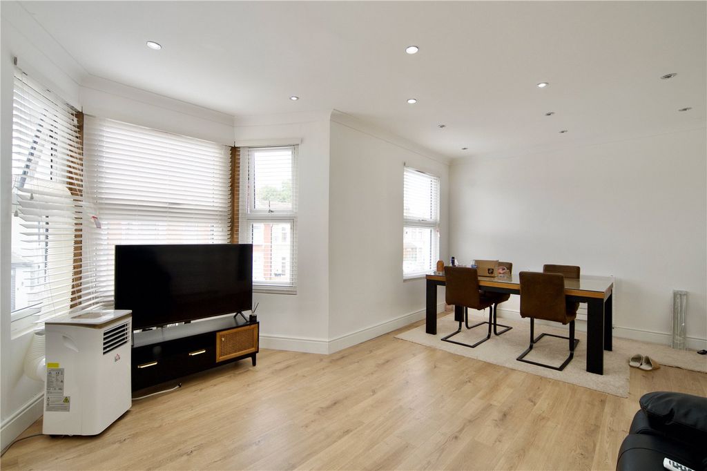 Property photo 2 of 14 Picture No. 05