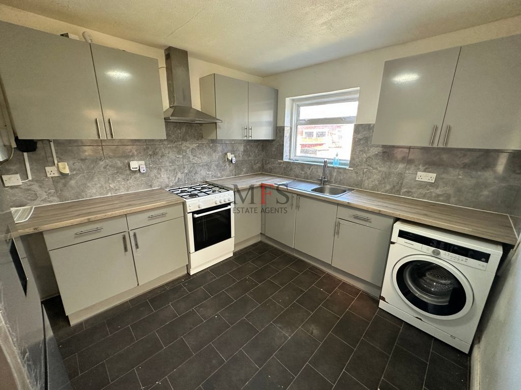 Property photo 3 of 18 Photo 8
