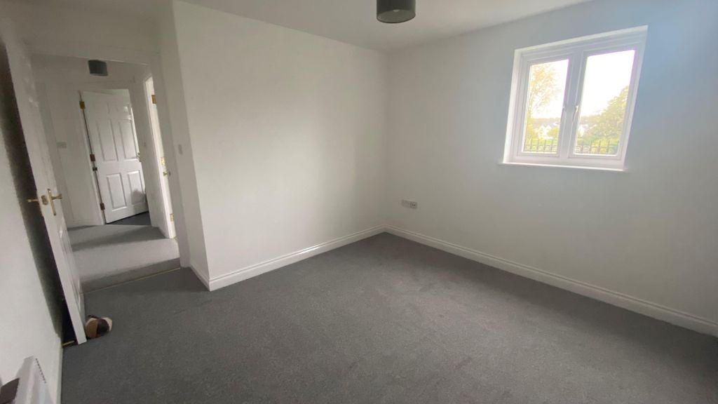 Property photo 3 of 6 Bedroom 1