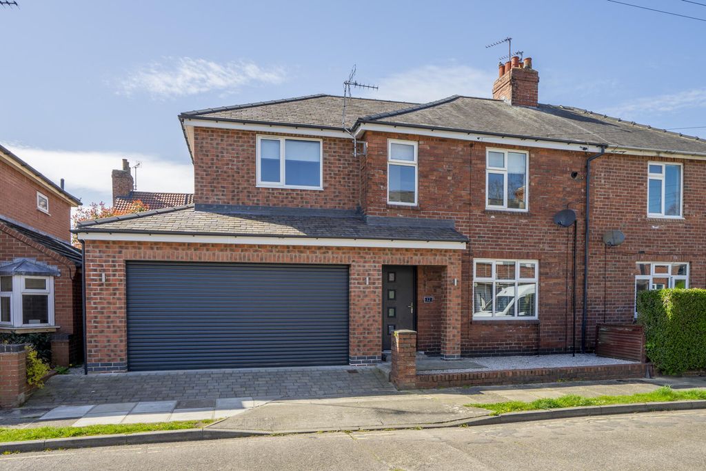 Property photo 1 of 22 Front (Exterior)