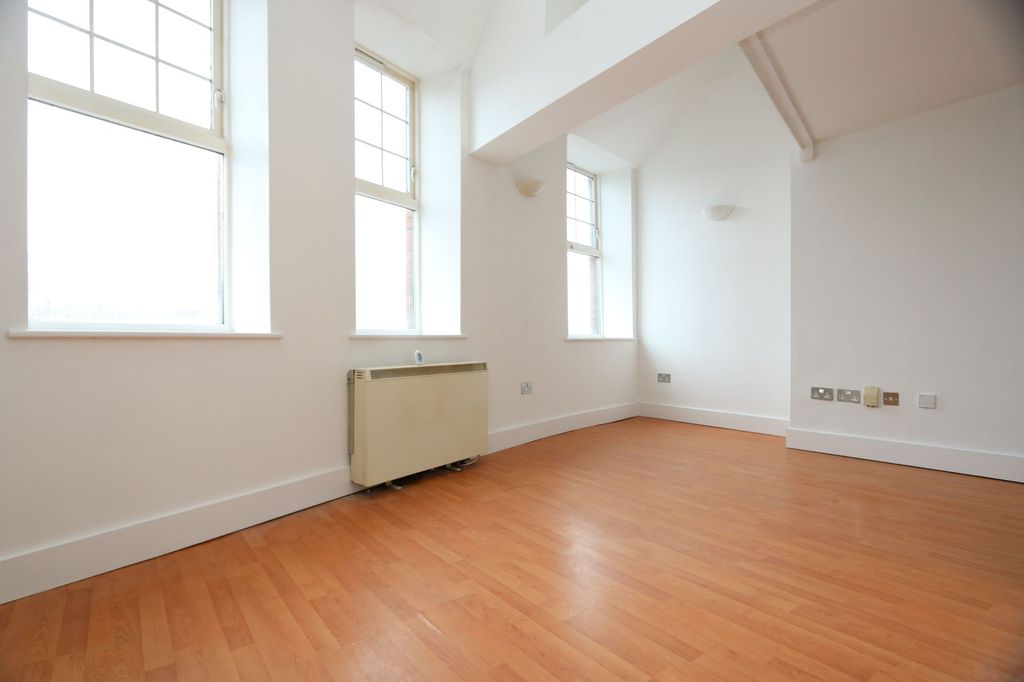 Property photo 3 of 12