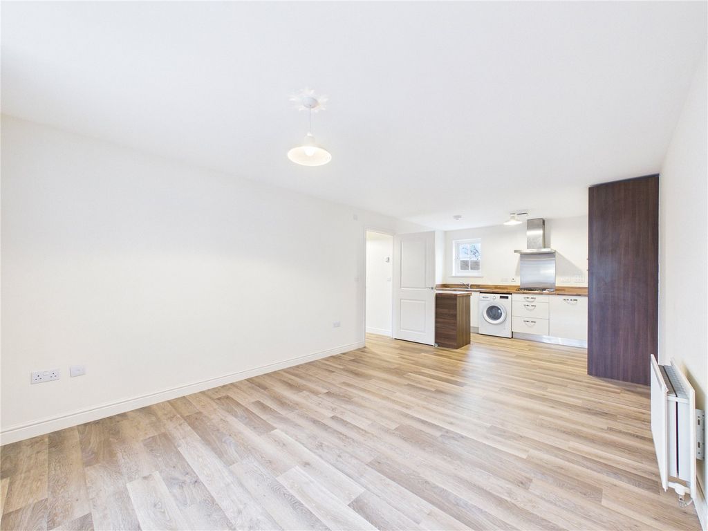 Property photo 2 of 14 Picture No. 23