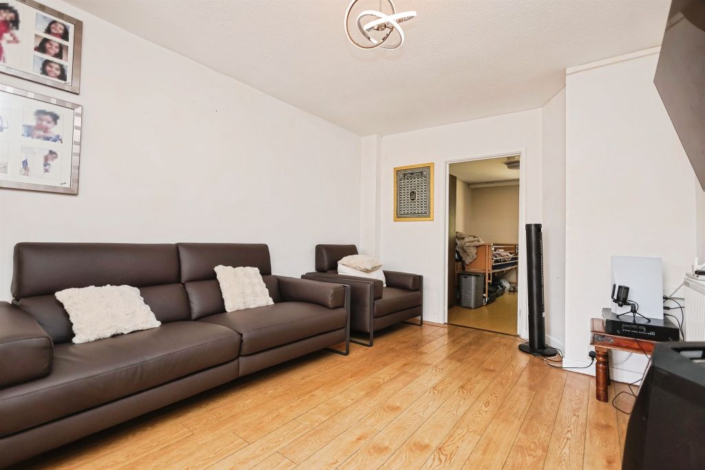 Property photo 3 of 19