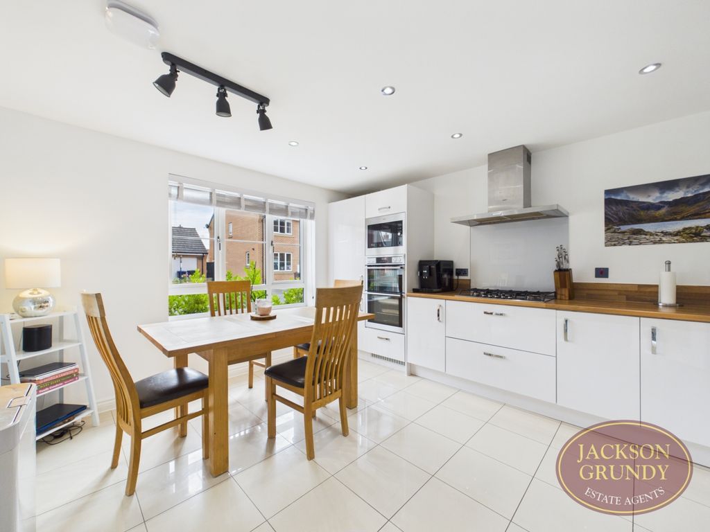 Property photo 3 of 18 Wheelwright Way