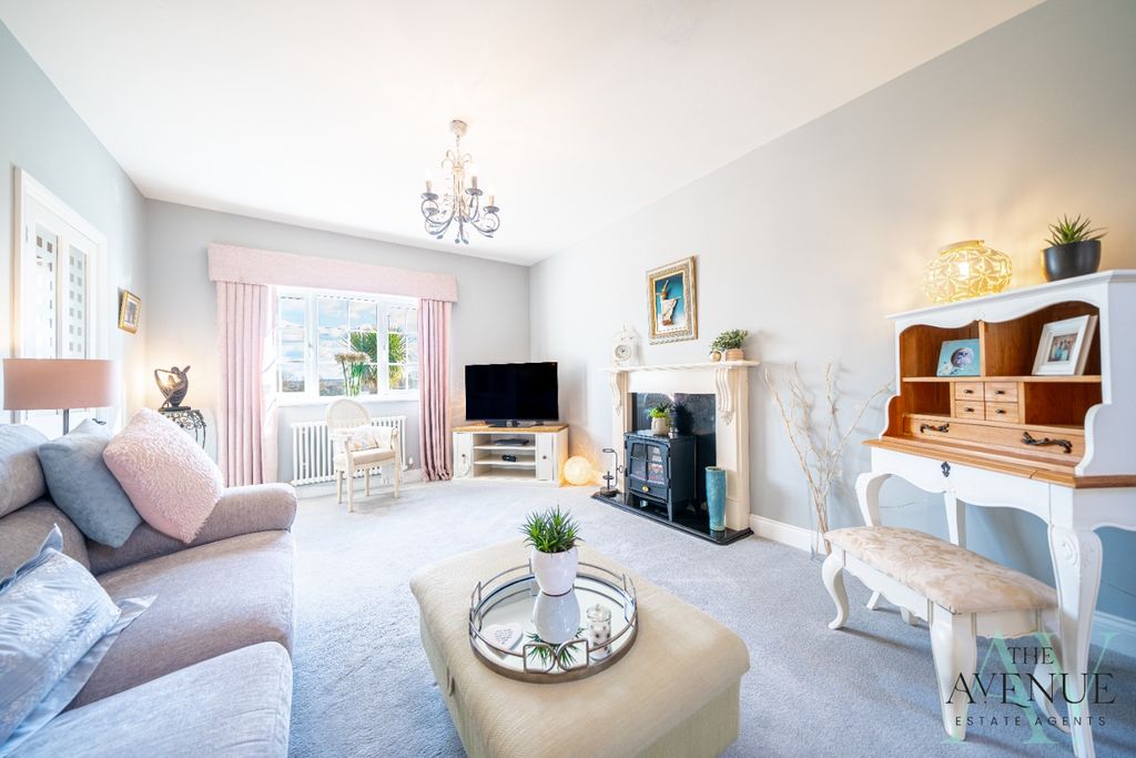 Property photo 3 of 45 3988708