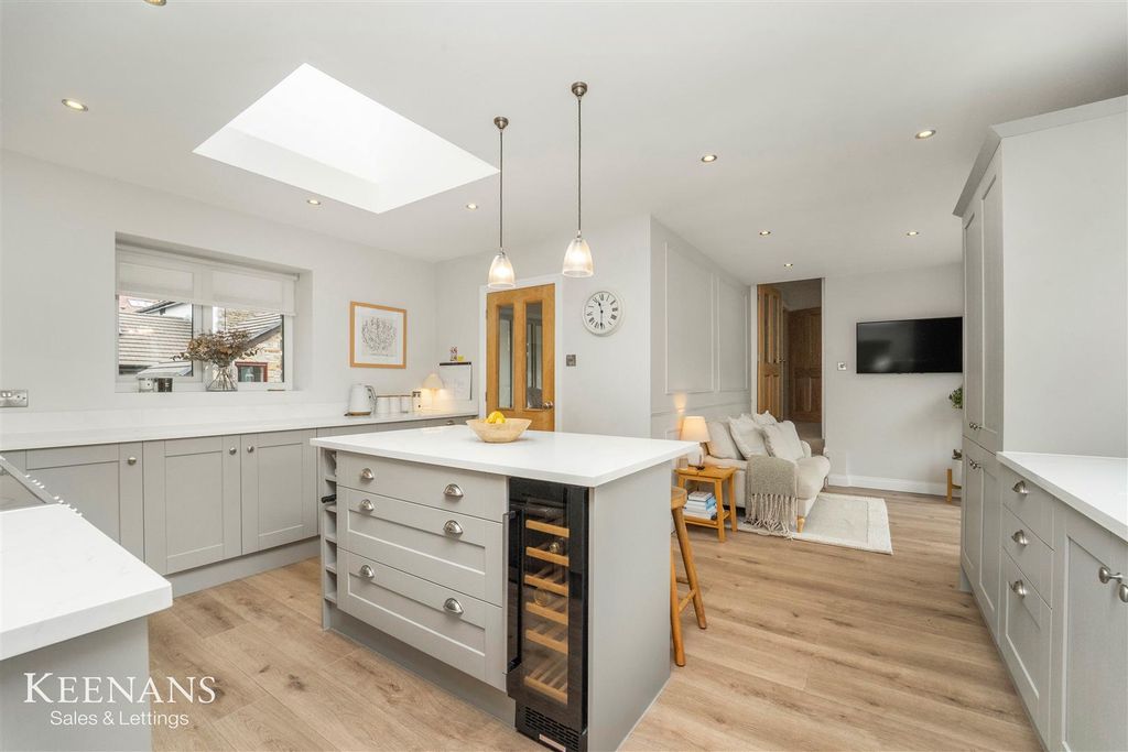 Property photo 2 of 51 2