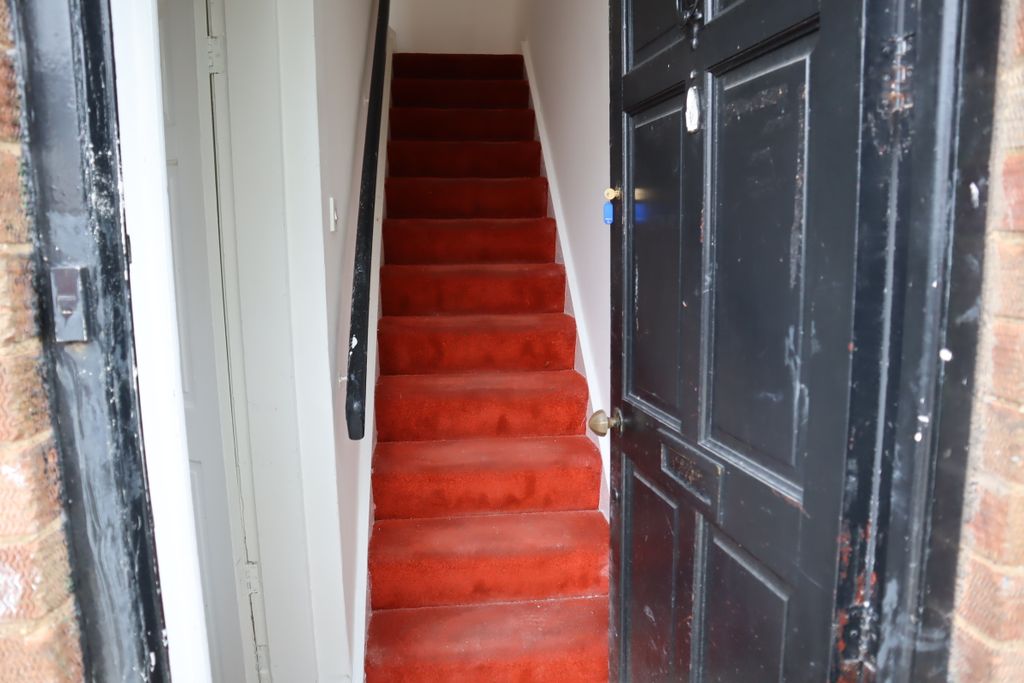 Property photo 3 of 27