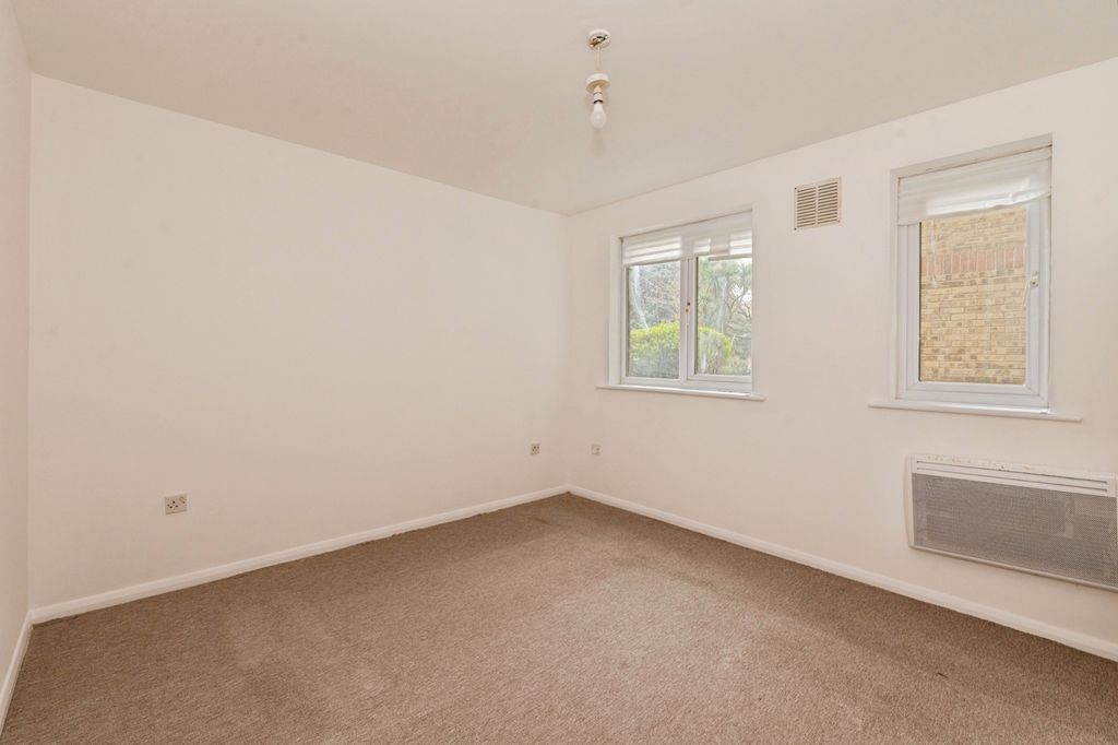 Property photo 3 of 15 Picture