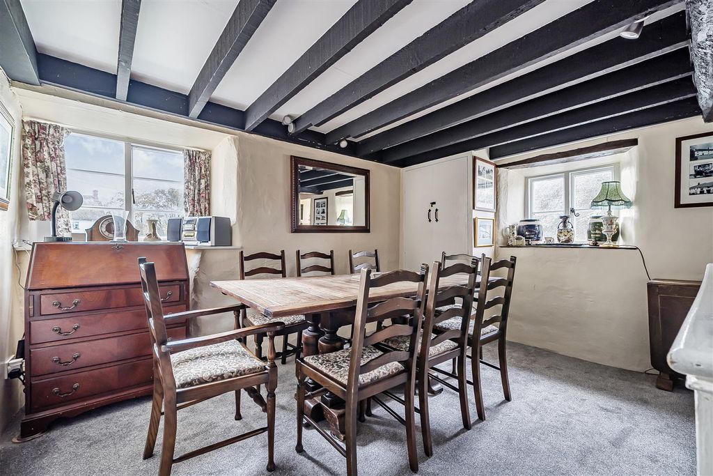 Property photo 3 of 27 1364734-16-68F20dc7E98E3.Jpg