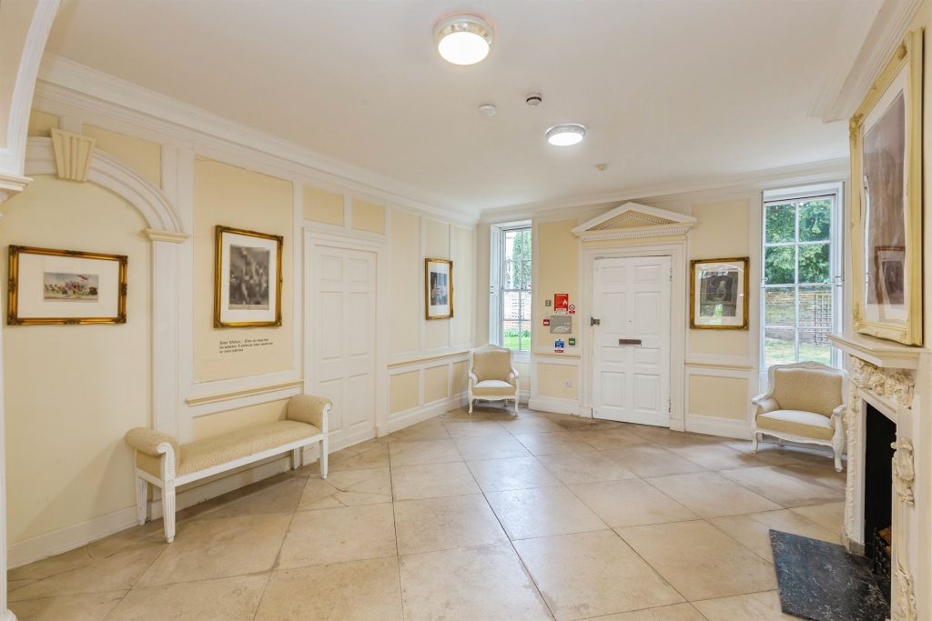 Property photo 2 of 25