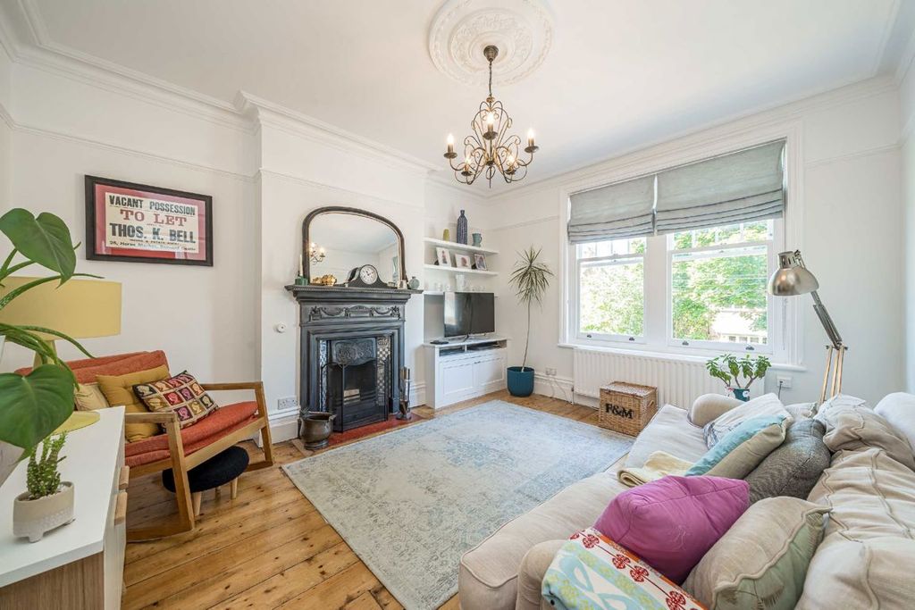Property photo 2 of 6