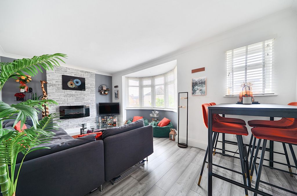 Property photo 1 of 16 1347408-2-68B6d60...