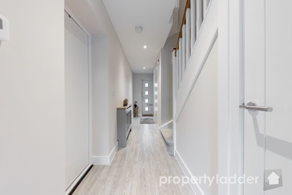 Property photo 2 of 27 Pl-24